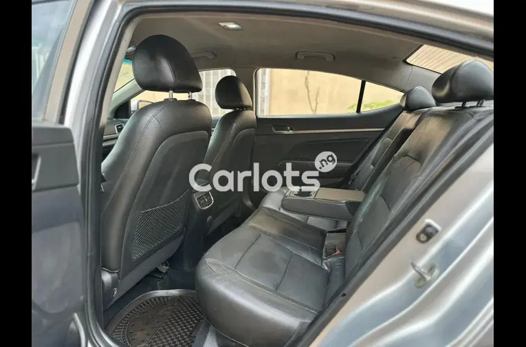 2018 HYUNDAI ELANTRA GLS - 4/5