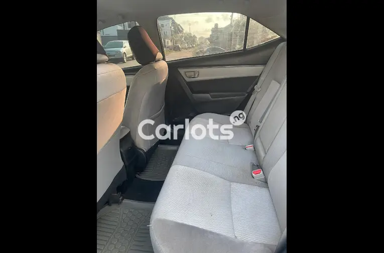 FEW MONTHS REGISTERED 2015 TOYOTA COROLLA LE - 3/7