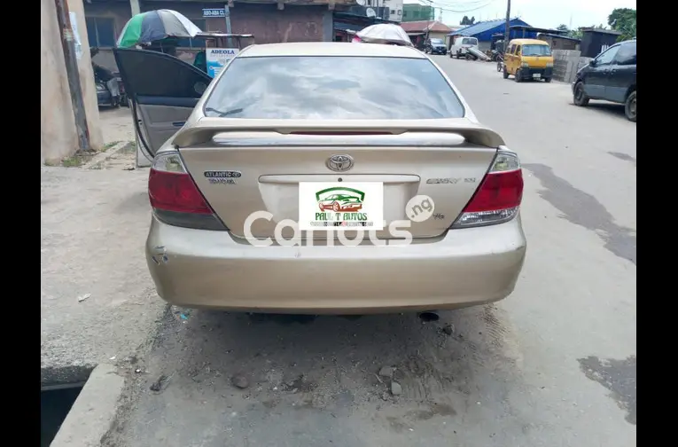 CLEAN REGISTERED 2004 TOYOTA CAMRY XLE V6 - 5/5