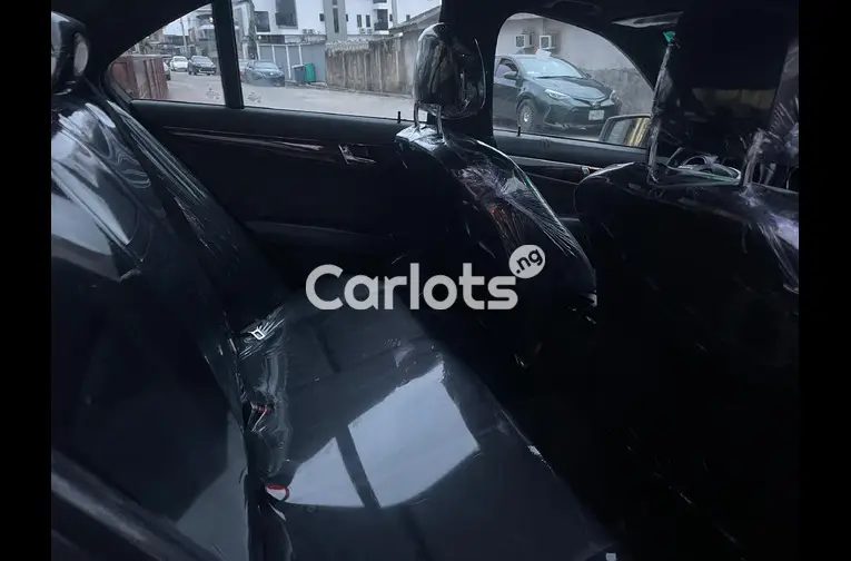 BRIEFLY USED 2013 MERCEDES BENZ C300 4MATIC - 3/7