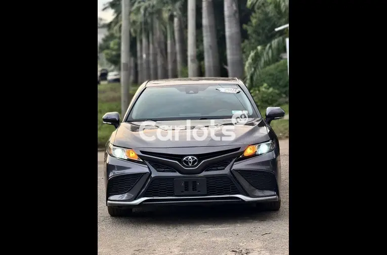 FOREIGN USED 2022 TOYOTA CAMRY SE - 2/7