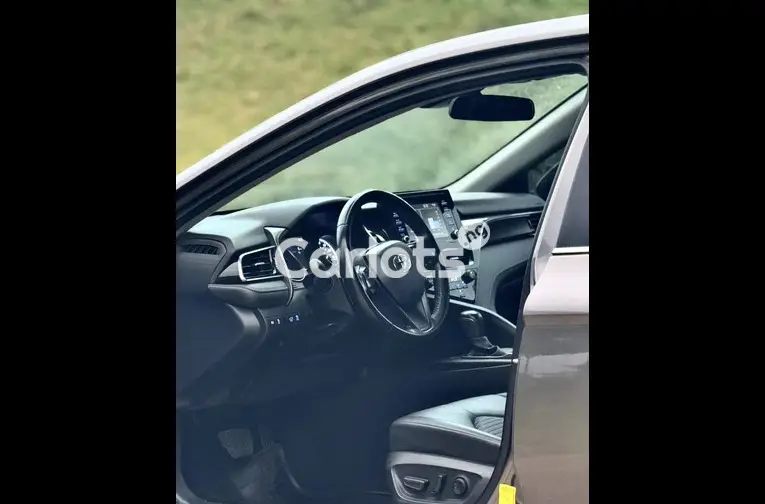 FOREIGN USED 2022 TOYOTA CAMRY SE - 4/7