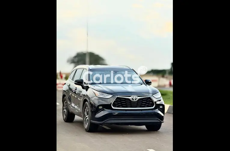 FOREIGN USED 2022 TOYOTA HIGHLANDER XLE - 3/7