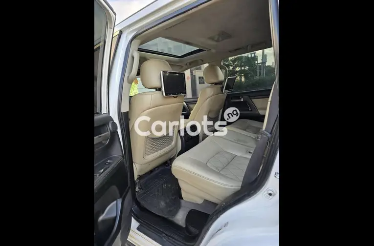 2021 UPGRADED TOYOTA LAND CRUISER - 4/7