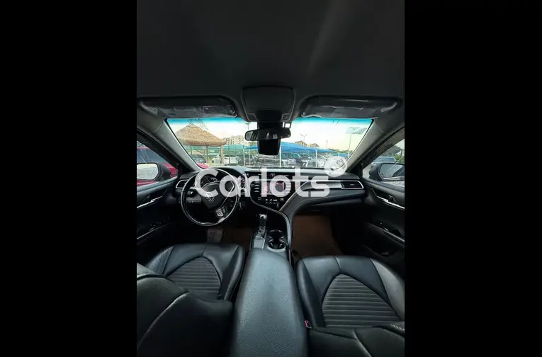 Foreign Used 2018 Toyota Camry - 2/7