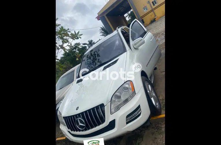 NEATLY USED 2012 MERCEDES BENZ ML350 FULL OPTION