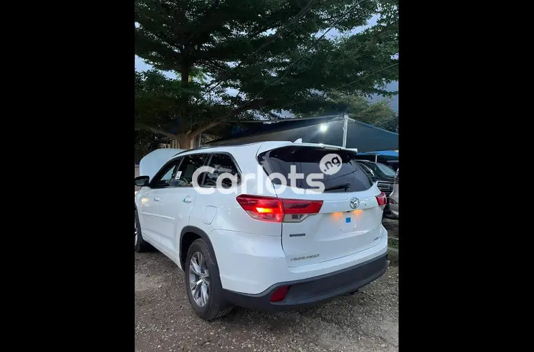 FOREIGN USED 2019 TOYOTA HIGHLANDER XLE - 6/7