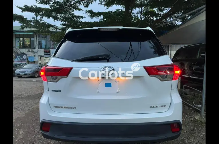 FOREIGN USED 2019 TOYOTA HIGHLANDER XLE - 7/7