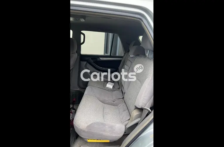 CLEAN REGISTERED 2005 TOYOTA 4RUNNER WITH 3ROW SEATER - 4/7