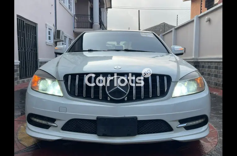 PREMIUM STANDARD 2008 MERCEDES BENZ C300 FULL OPTION