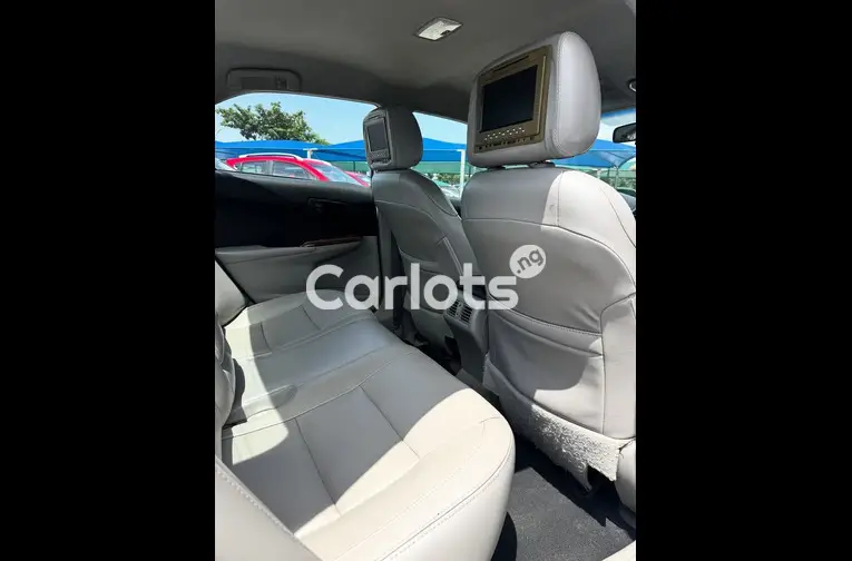 TOYOTA COROLLA 2013 - 3/7