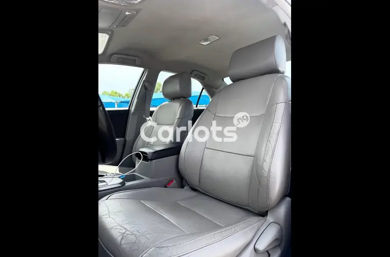 TOYOTA COROLLA 2013 - 5/7