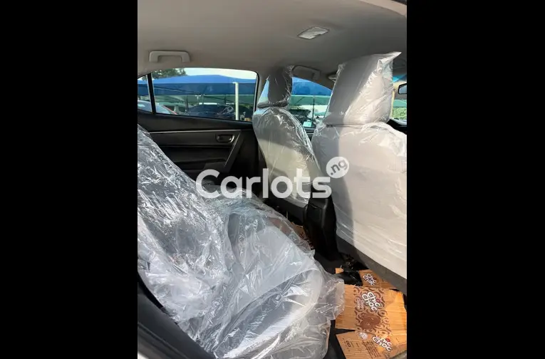 TOYOTA COROLLA 2016 - 6/7