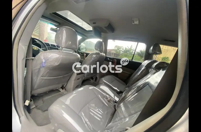 FEW MONTHS USED 2008 TOYOTA HIGHLANDER LIMITED - 3/7