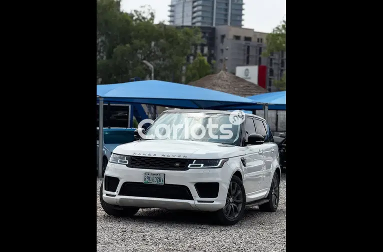 Extremely Clean 2015 Range Rover Sport - 1/6