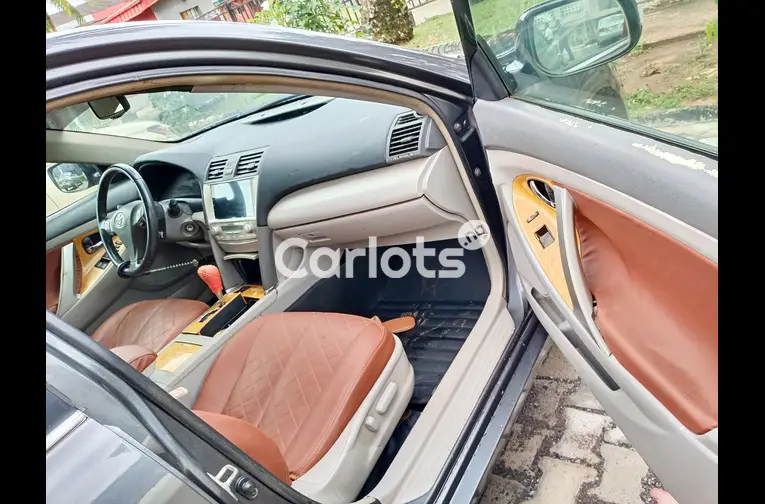 Very sharp Toyota camry 2008 model XLE - 3/5