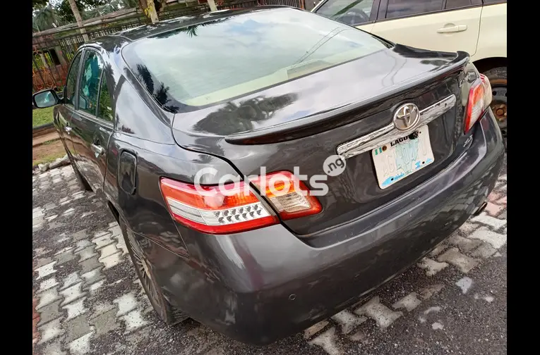 Very sharp Toyota camry 2008 model XLE - 4/5