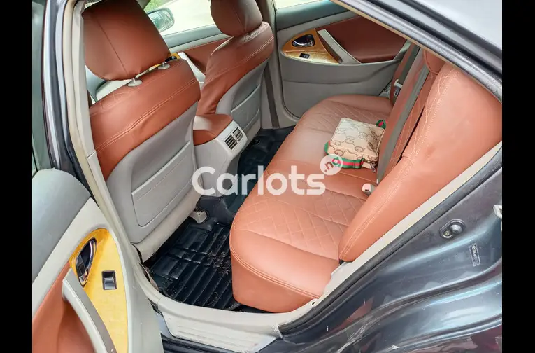 Very sharp Toyota camry 2008 model XLE - 5/5