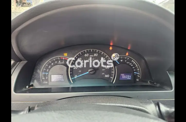 2013 Toyota camry SE - 2/7