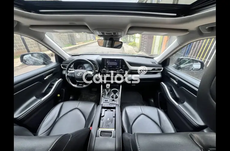 FOREIGN USED 2021 TOYOTA HIGHLANDER XLE AWD FULL OPTION - 3/7