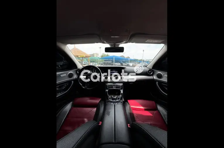 Extremely Clean 2019 Mercedes Benz E300 - 2/6