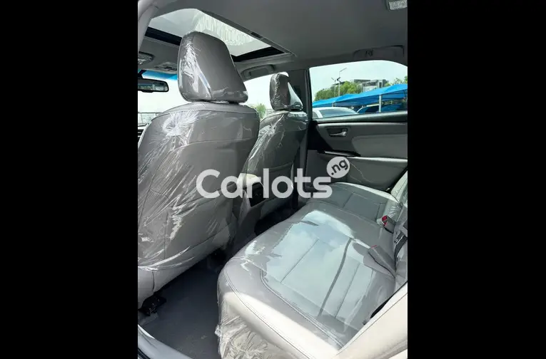 Foreign Used 2016 Toyota Camry - 4/7