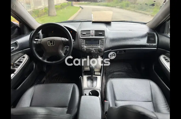 HONDA ACCORD DC 2007 - 4/6