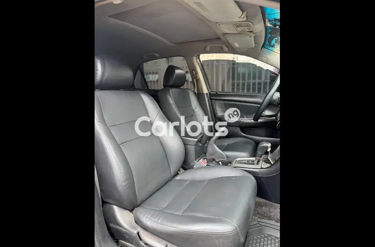 HONDA ACCORD DC 2007 - 5/6