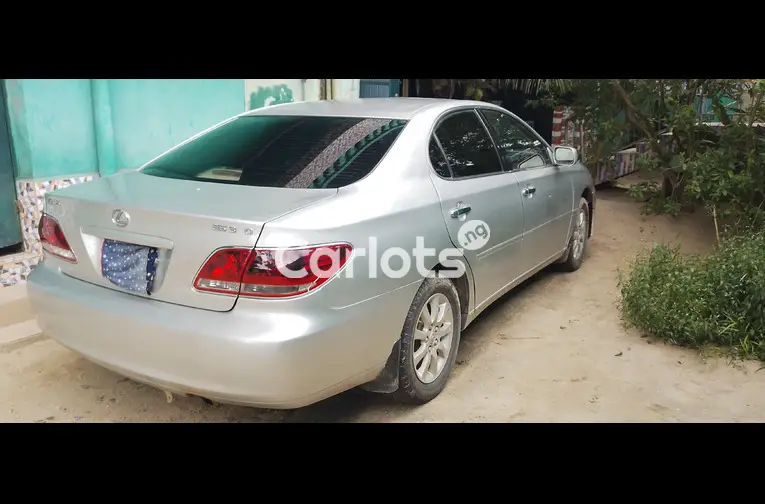 Used Lexus ES300 2006 silver color