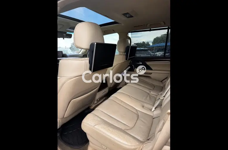 2016 Lexus LX 570 - 3/7