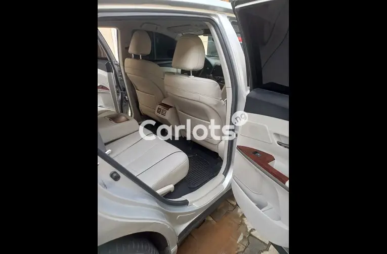 NEATLY USED 2012 TOYOTA VENZA AWD V6 FULLY LOADED - 3/7