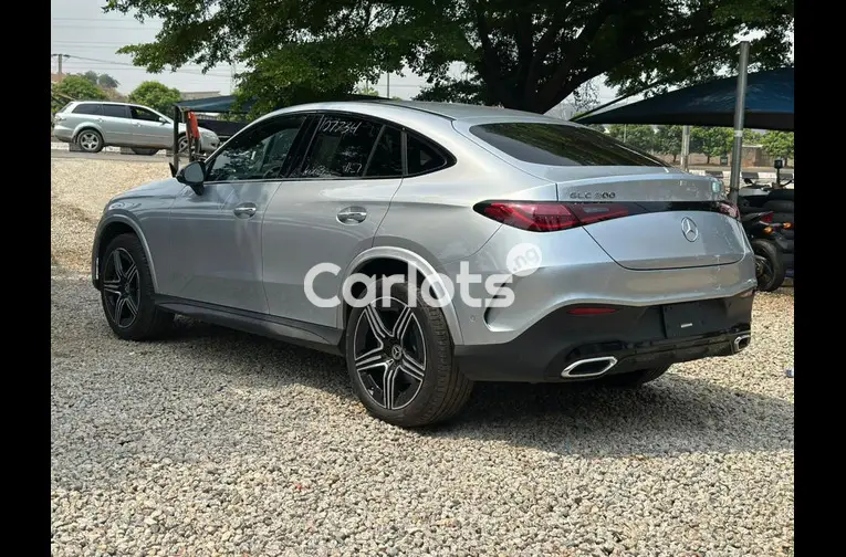 2024 MERCEDES BENZ GLC300 COUPE FULL OPTION - 6/7