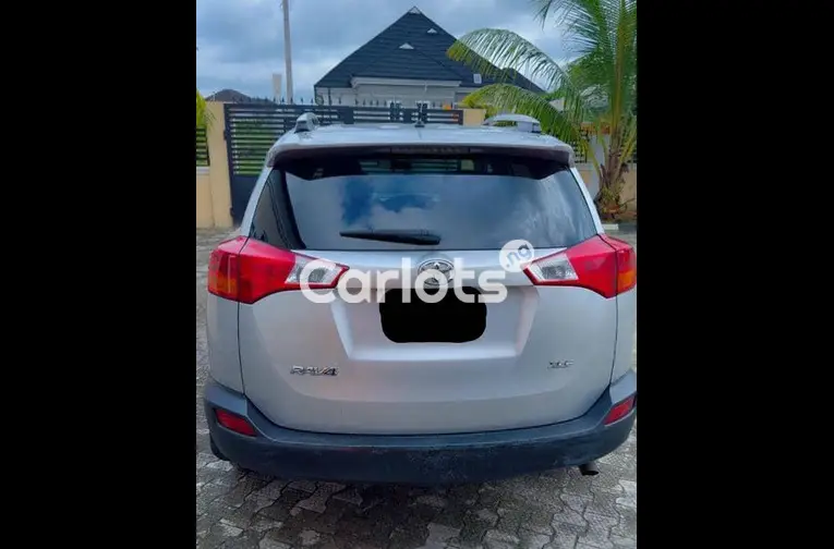 2014 TOYOTA RAV4 XLE - 6/6