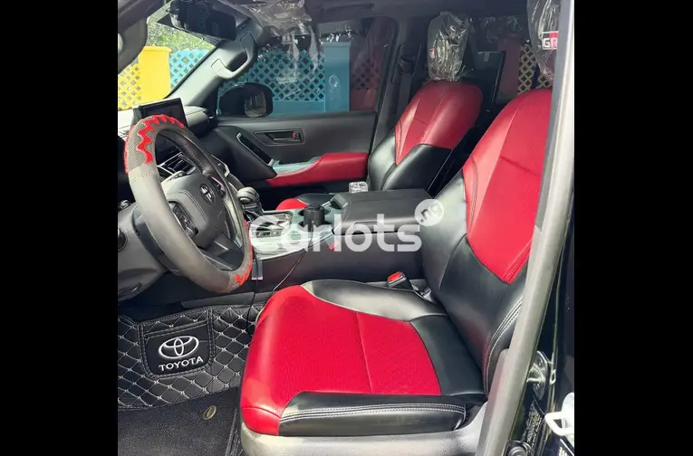 2024 TOYOTA LAND CRUISER GR - 3/7