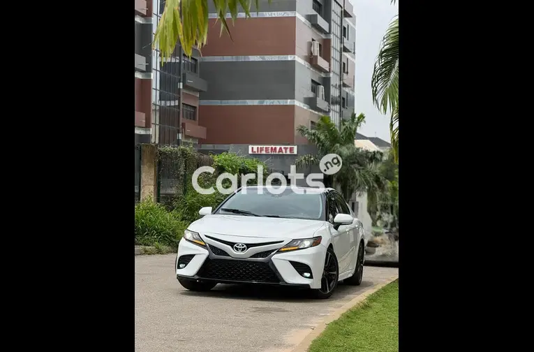2019 KEYLESS TOYOTA CAMRY XSE - 1/7