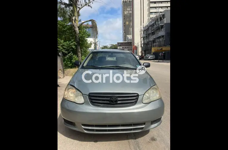 UBER STANDARD 2004 TOYOTA COROLLA