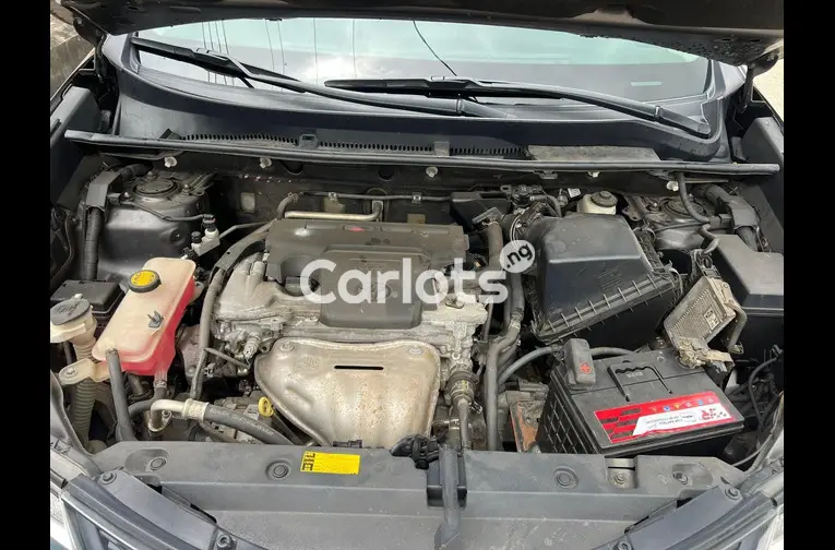 Foreign Used 2015 Toyota RAV4 LE - 6/7