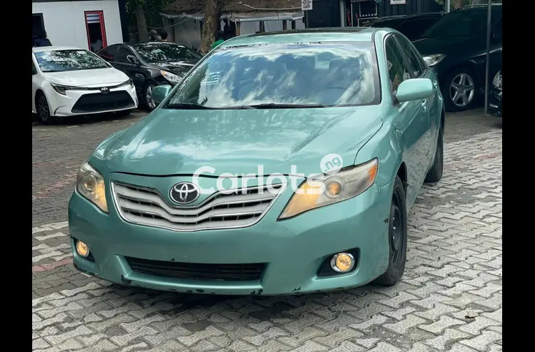 2010 TOYOTA CAMRY - 1/5