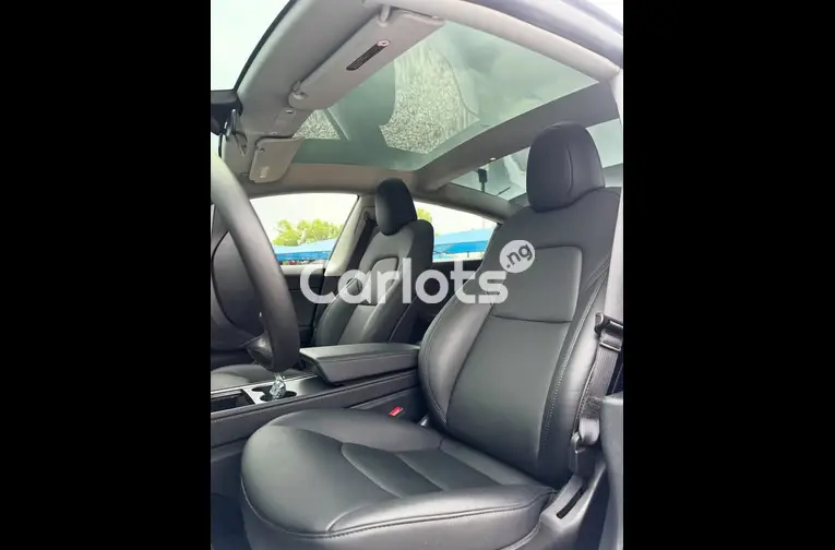 2024 Tesla Model 3 - 5/6