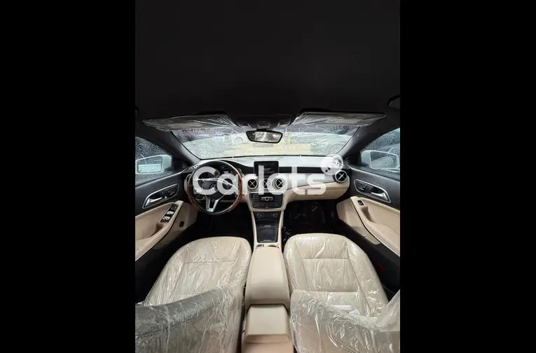 Used Mercedes Benz CLA250 2014 - 4/7