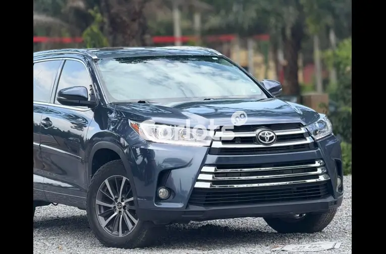 2019 TOYOTA HIGHLANDER XLE - 1/7
