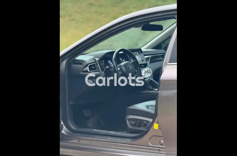 2022 TOYOTA CAMRY SE - 2/7