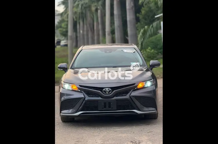 2022 TOYOTA CAMRY SE - 4/7