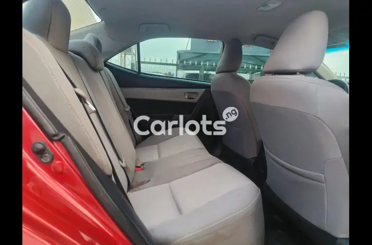 2014 Toyota Corolla LE - 2/7