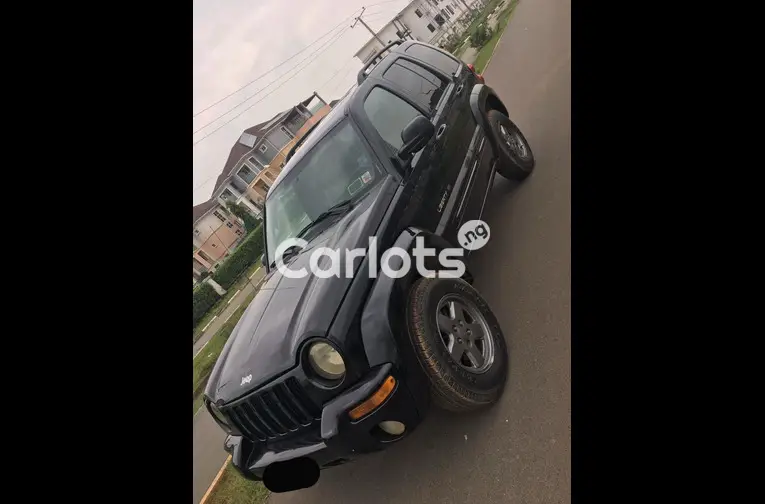 2004 JEEP LIBERTY 4X4 - 2/7