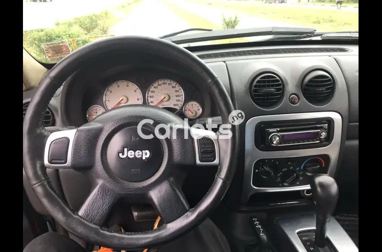 2004 JEEP LIBERTY 4X4 - 4/7