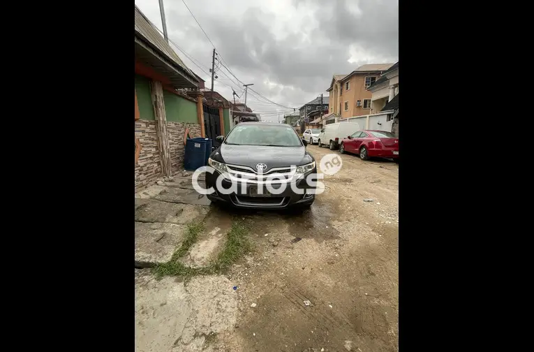 CLEAN REGISTERED 2010 TOYOTA VENZA AWD V6 FULL OPTION - 1/7