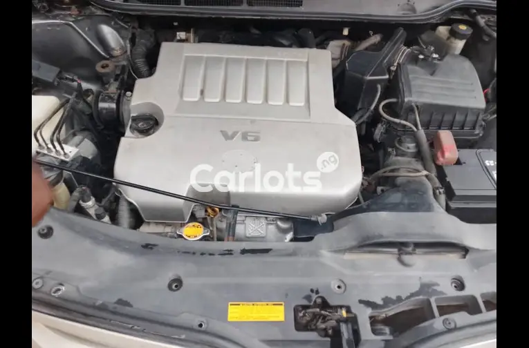 CLEAN REGISTERED 2010 TOYOTA VENZA AWD V6 FULL OPTION - 5/7