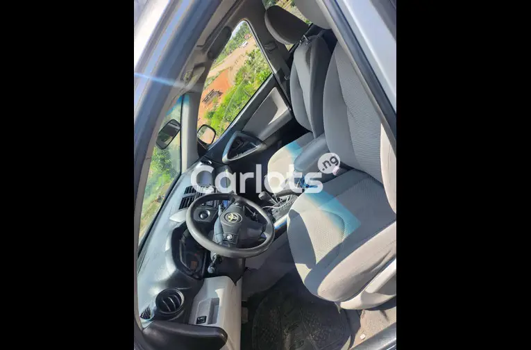 TOKS STANDARD 2012 TOYOTA RAV4 - 3/7