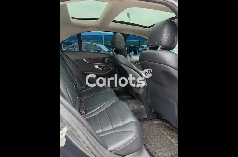 Clean 2016 Mercedes Benz C300 - 4/7